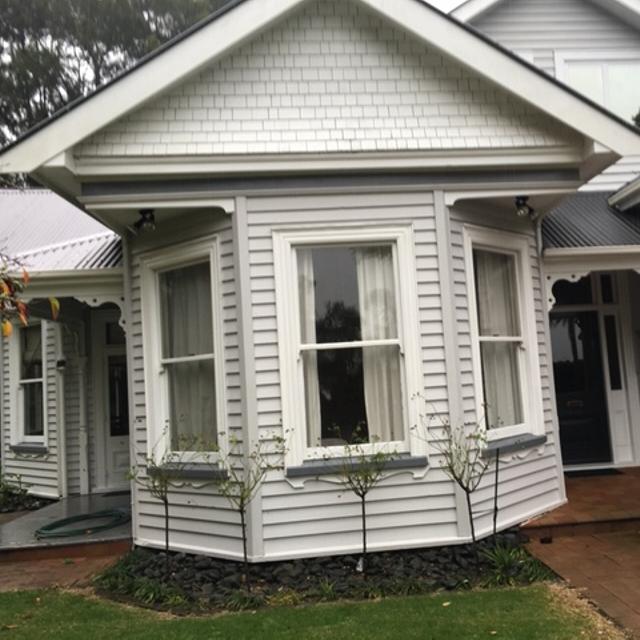 Auckland villa exterior paint